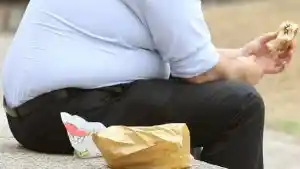 nizkaya-samoocenka-tolkaet-k-obzhorstvu